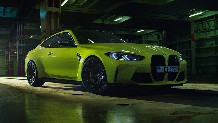BMW M4 G82 set fra siden let drejet parkeret BMW M-modeller BMW M4 G82 set fra siden let drejet parkeret