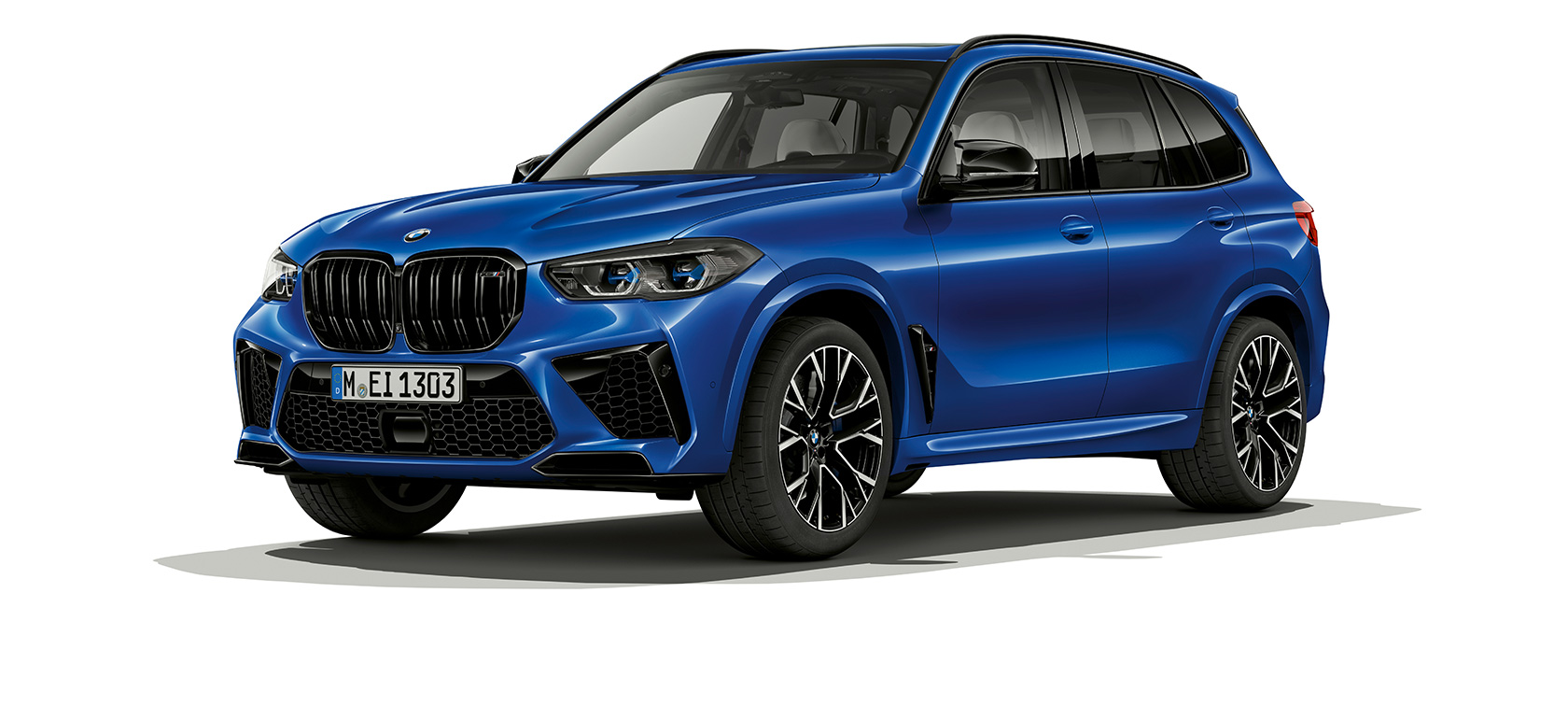 BMW X5 M Competition set fra siden let drejet BMW X5 M Competition F95 2020 Marina Bay Blue Metallic set fra siden let drejet