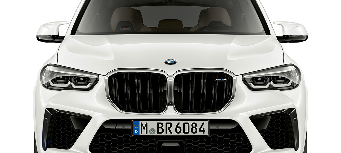 Forende BMW X5 M M nyre BMW X5 M Mineral White F95 frontvisning