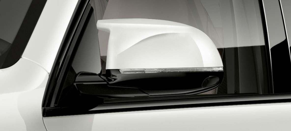 Sidespejlhuse BMW X5 M Sidespejlhuse BMW X5 M Mineral White F95 nærbillede