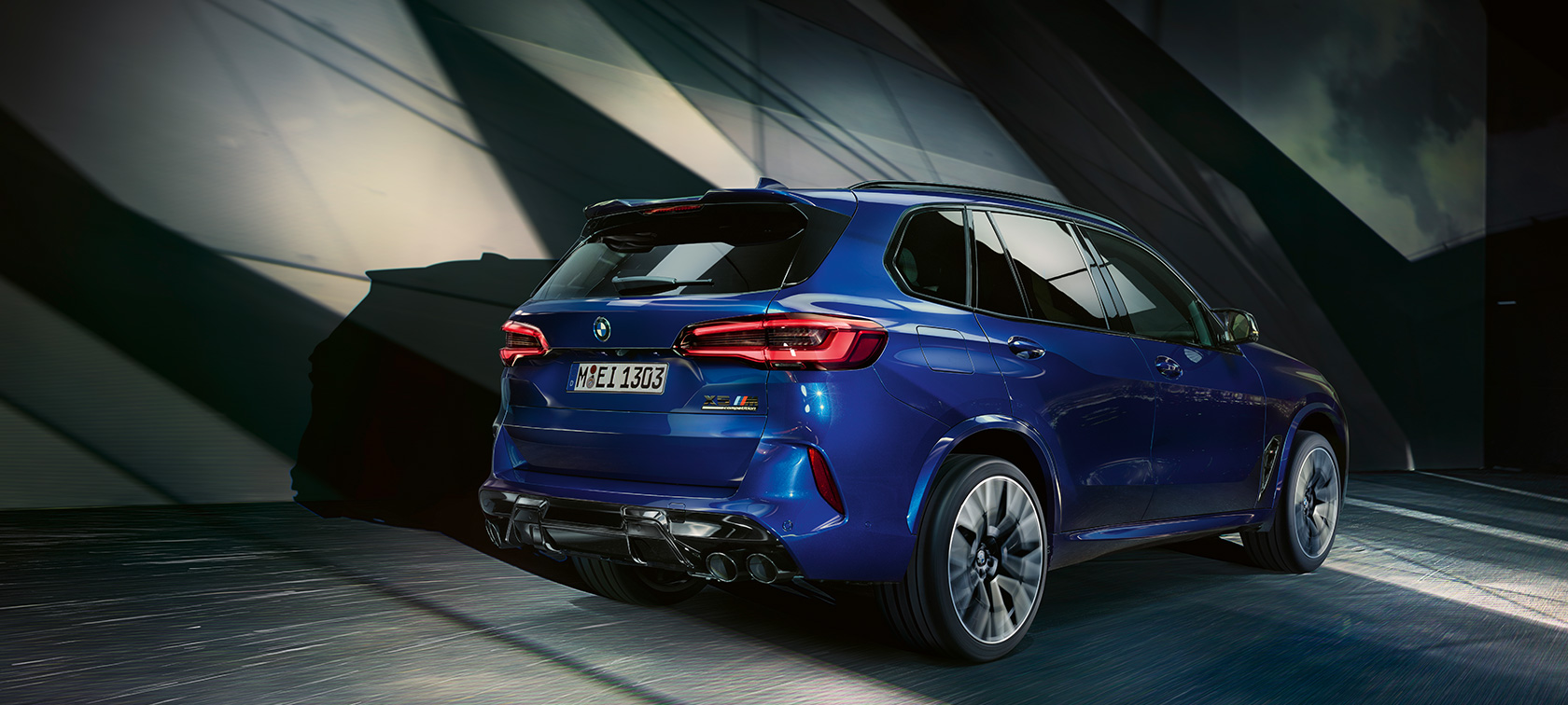 BMW X5 M Competition set bagfra let drejet BMW X5 M Competition F95 2020 Marina Bay Blue Metallic set bagfra let drejet