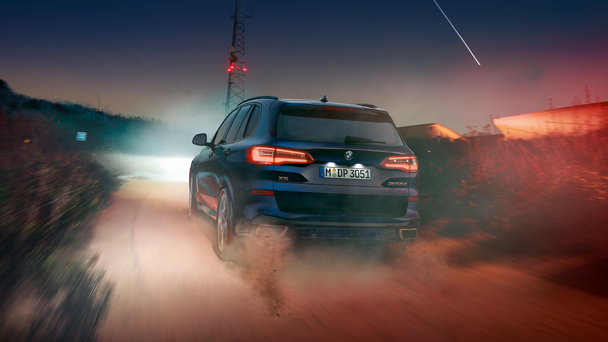 BMW X5 M50d med 6-cylindret M TwinPower Turbo-dieselmotor BMW X5 M50d med 6-cylindret M TwinPower Turbo- dieselmotor G05 Carbon Black Metallic set bagfra