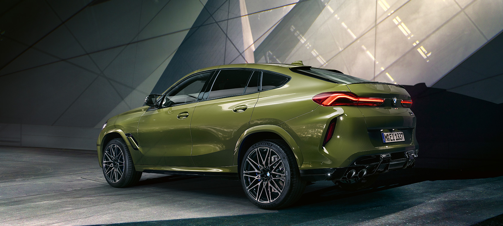 BMW X6 M Competition set bagfra let drejet BMW X6 M Competition F96 2020 BMW Individual speciallakering Urban Green set bagfra let drejet