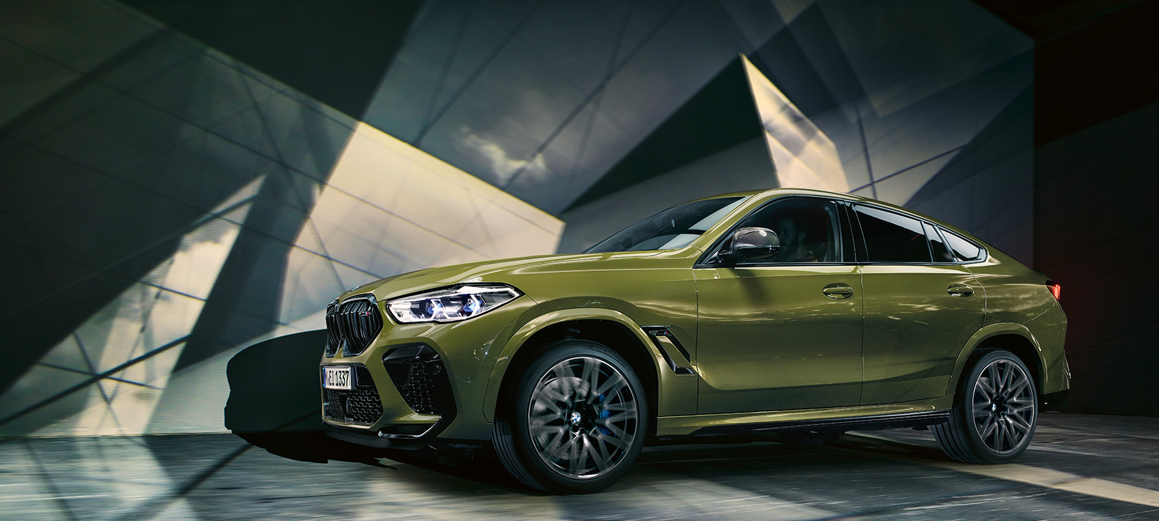 Den nye BMW X6 M model Den nye BMW X6 M model BMW Individual speciallakering Urban Green F96 2020