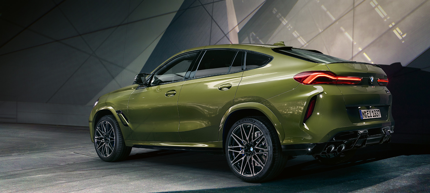 BMW X6 M Competition set bagfra let drejet F96 BMW X6 M Competition F96 2020 BMW Individual speciallakering Urban Green set bagfra let drejet