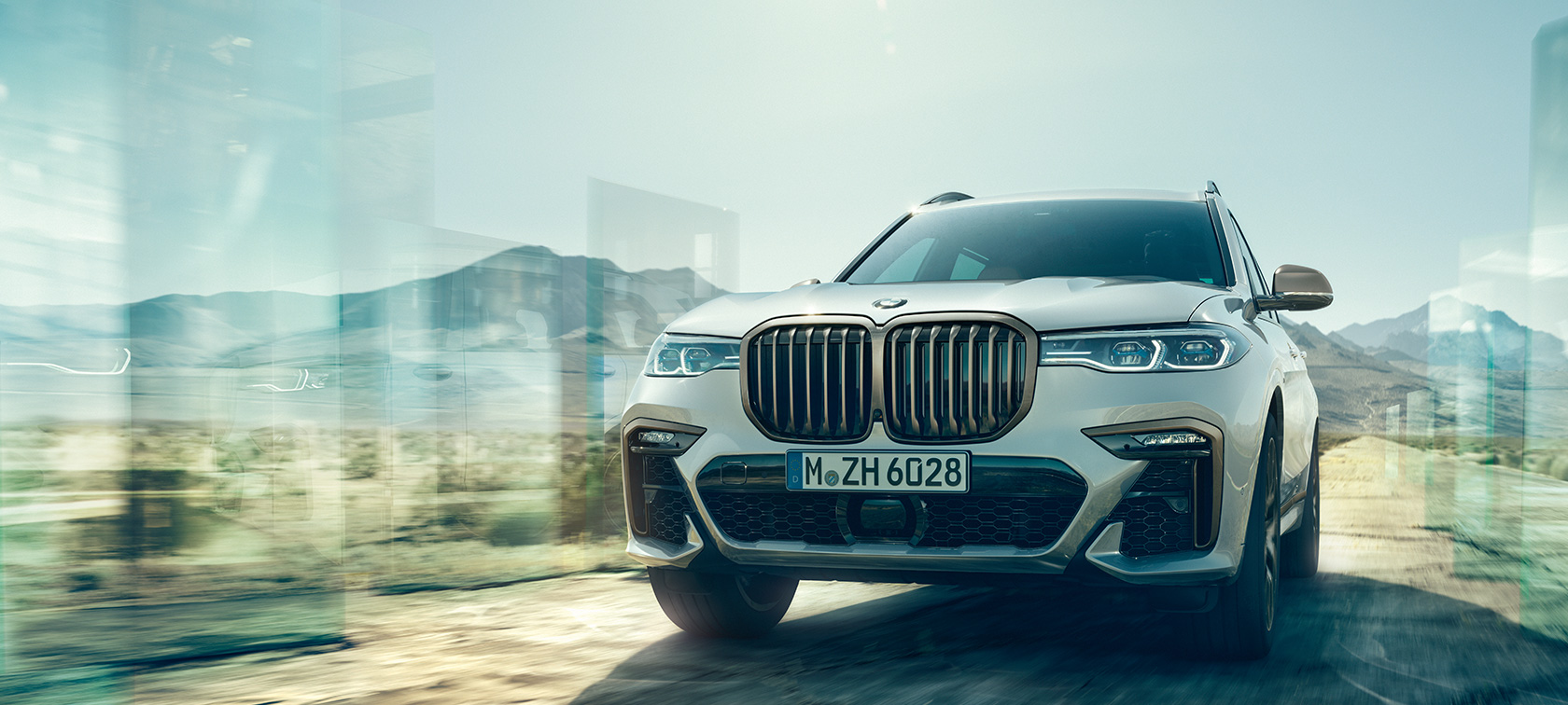 BMW X7 M50i og M50d, set forfra BMW X7 M model M50i og M50d i Mineral White, G07, stående, set forfra