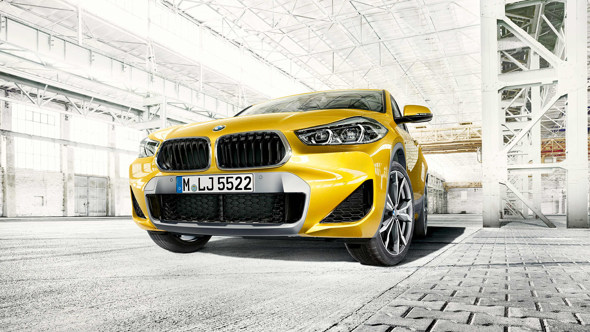 Dobbeltnyre BMW X2 F39 BMW X2 2018 F39 Galvanic Gold metallic set forfra dobbeltnyre