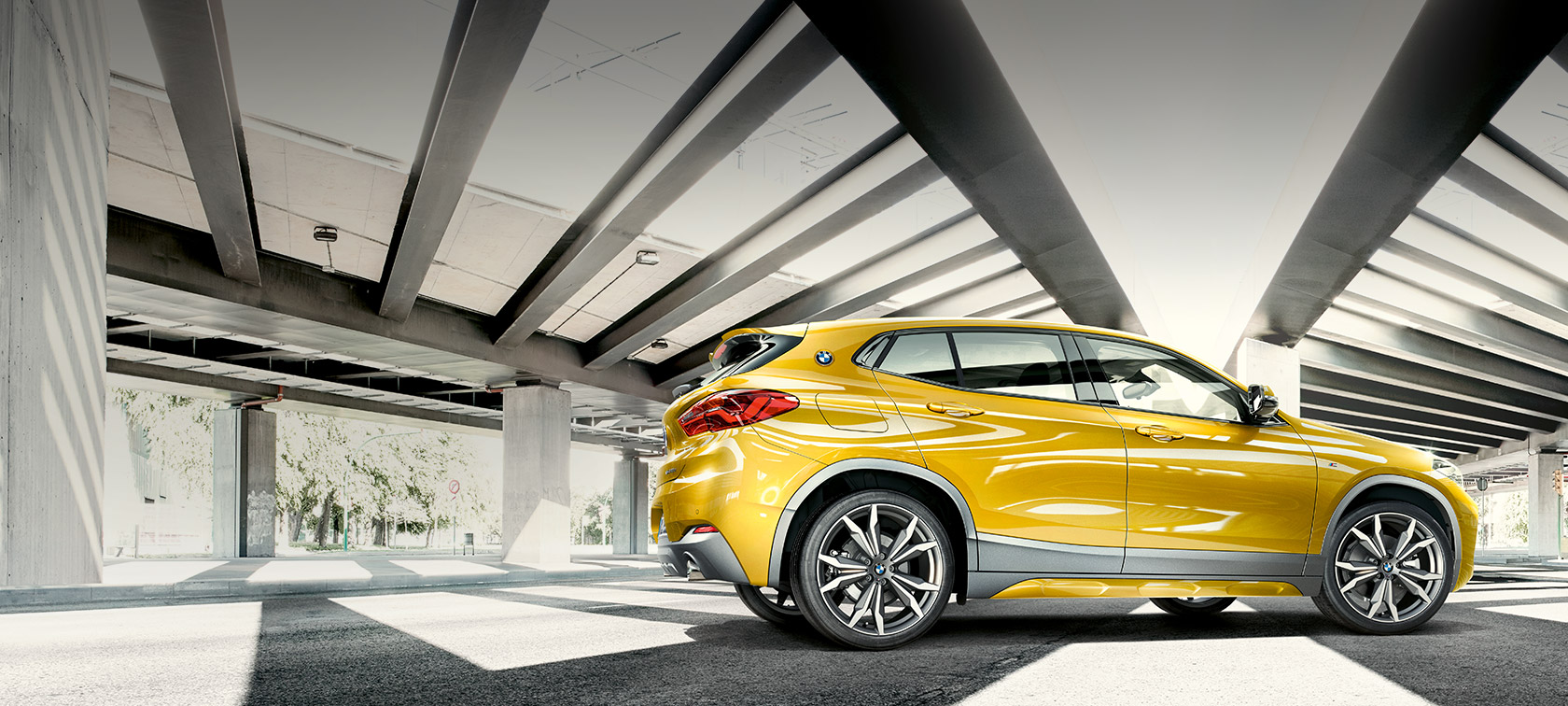 Seitenansicht BMW X2 F39 BMW X2 F39 BMW X2 2018 F39 Galvanic Gold metallic Seitenansicht