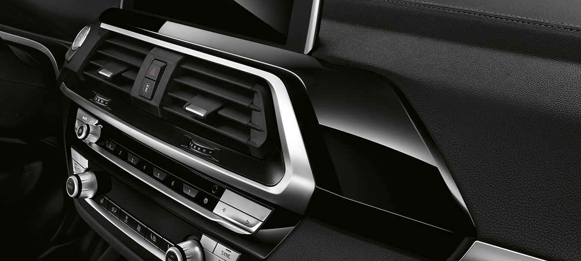 BMW Individual interiørliste pianolak sort BMW X4 BMW Individual interiørliste pianolak sort BMW X4 G02 2018 interiør