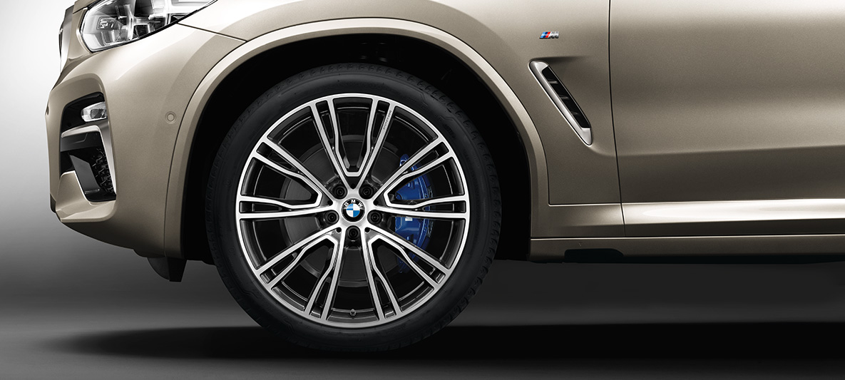 21" BMW Individual letmetalfælge med V-eger 726 I BMW X4 21" BMW Individual letmetalfælge med V-eger 726 I alufælg BMW X4 G02 2018 Sunstone Metallic set fra siden