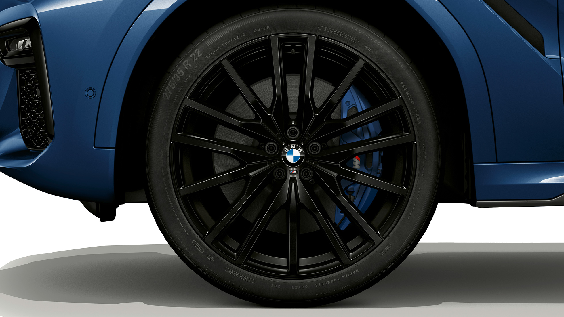 BMW X6 med M sportspakke, letmetalfælg. BMW X6 med M sportspakke med fokus på letmetalfælg.