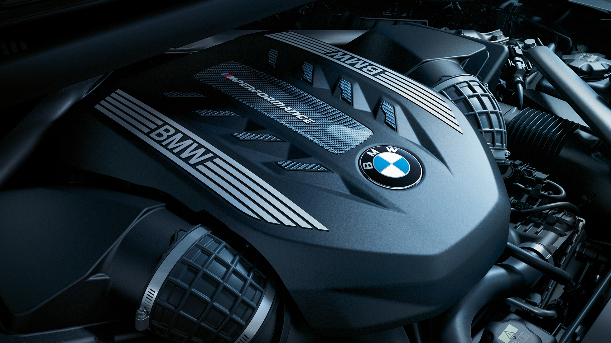 BMW X6 motor. Nærbillede af motoren i BMW X6.