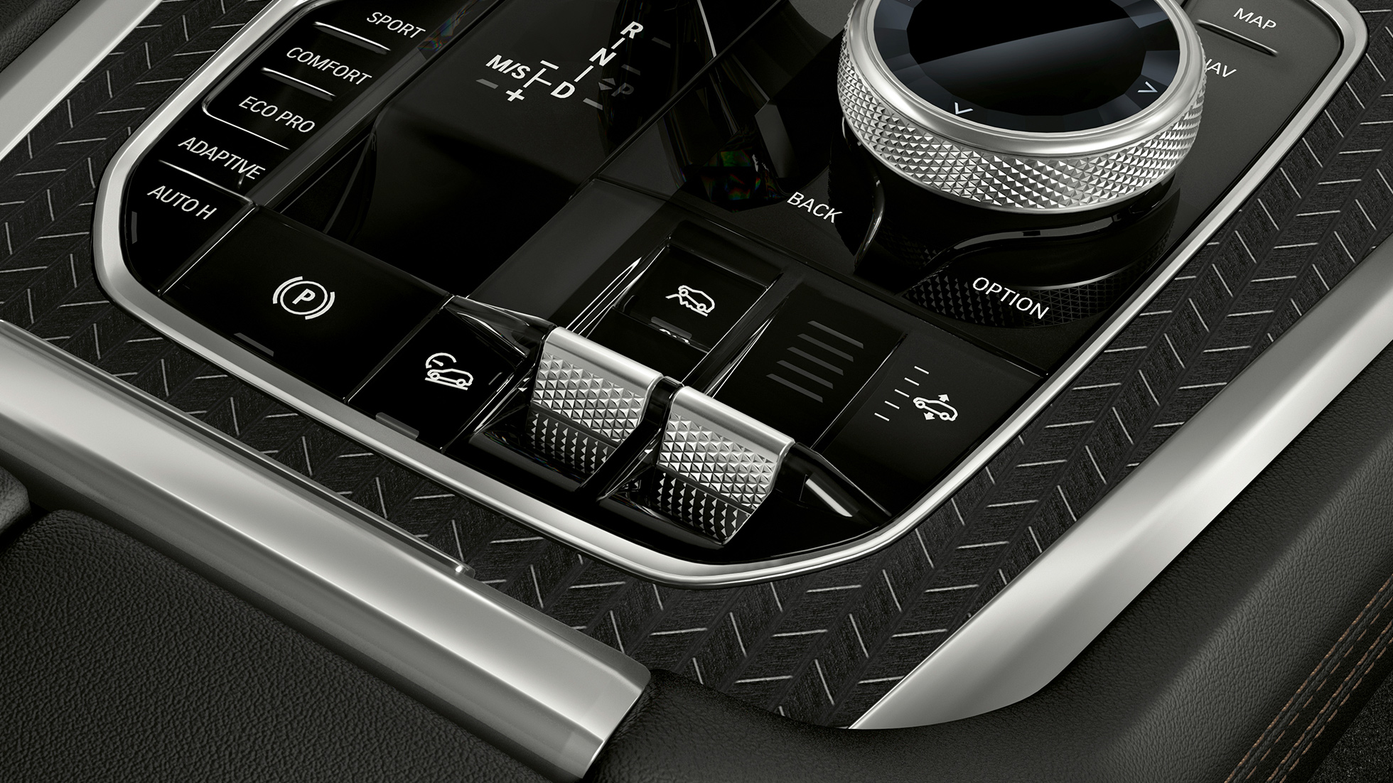 Adaptiv M undervogn Professional. BMW X6 set bagfra let drejet.