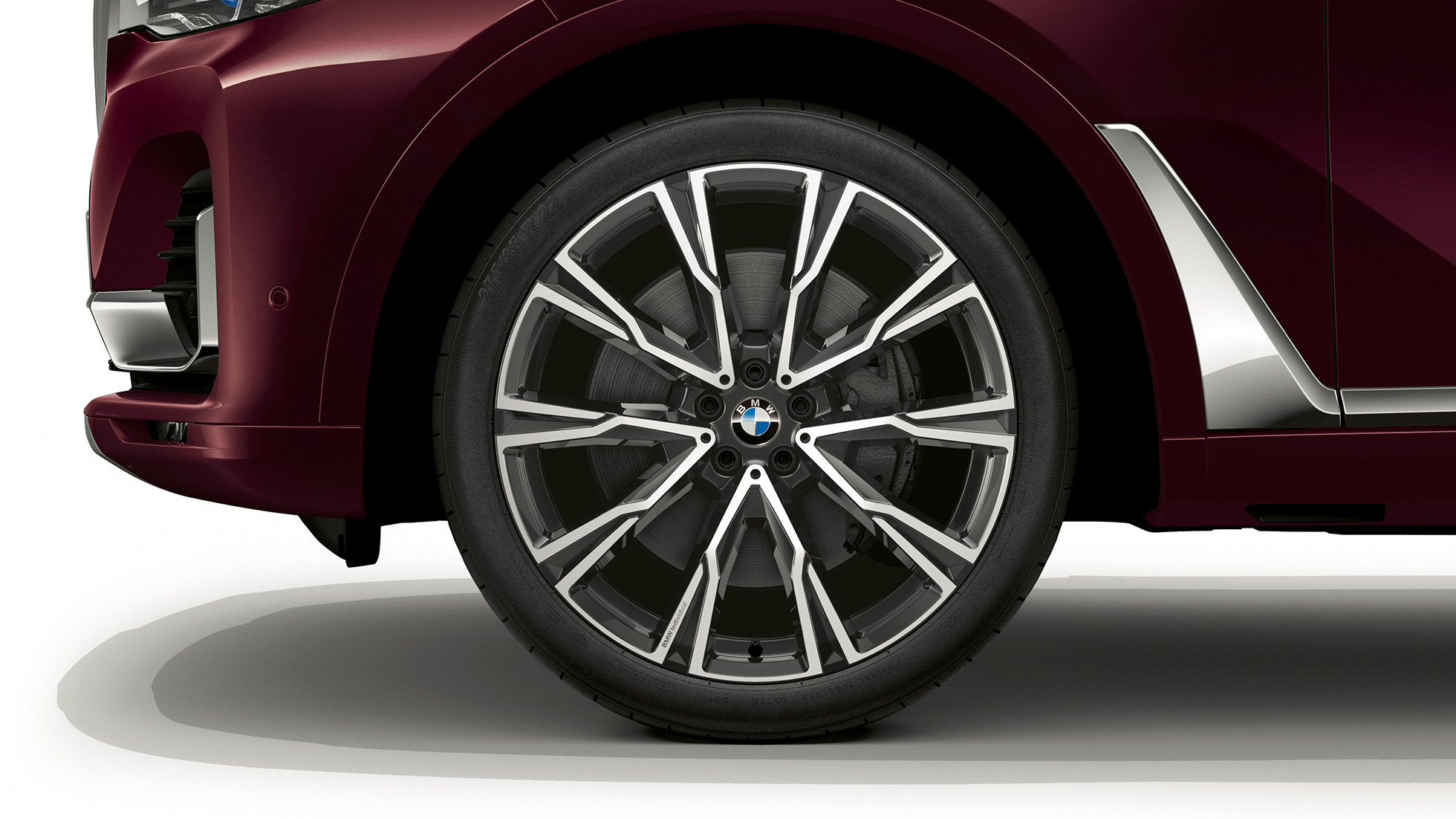 BMW X7, BMW Individual xDrive40i letmetalfælg Nærbillede af letmetalfælg på BMW X7 med udstyrspakken BMW Individual xDrive40i