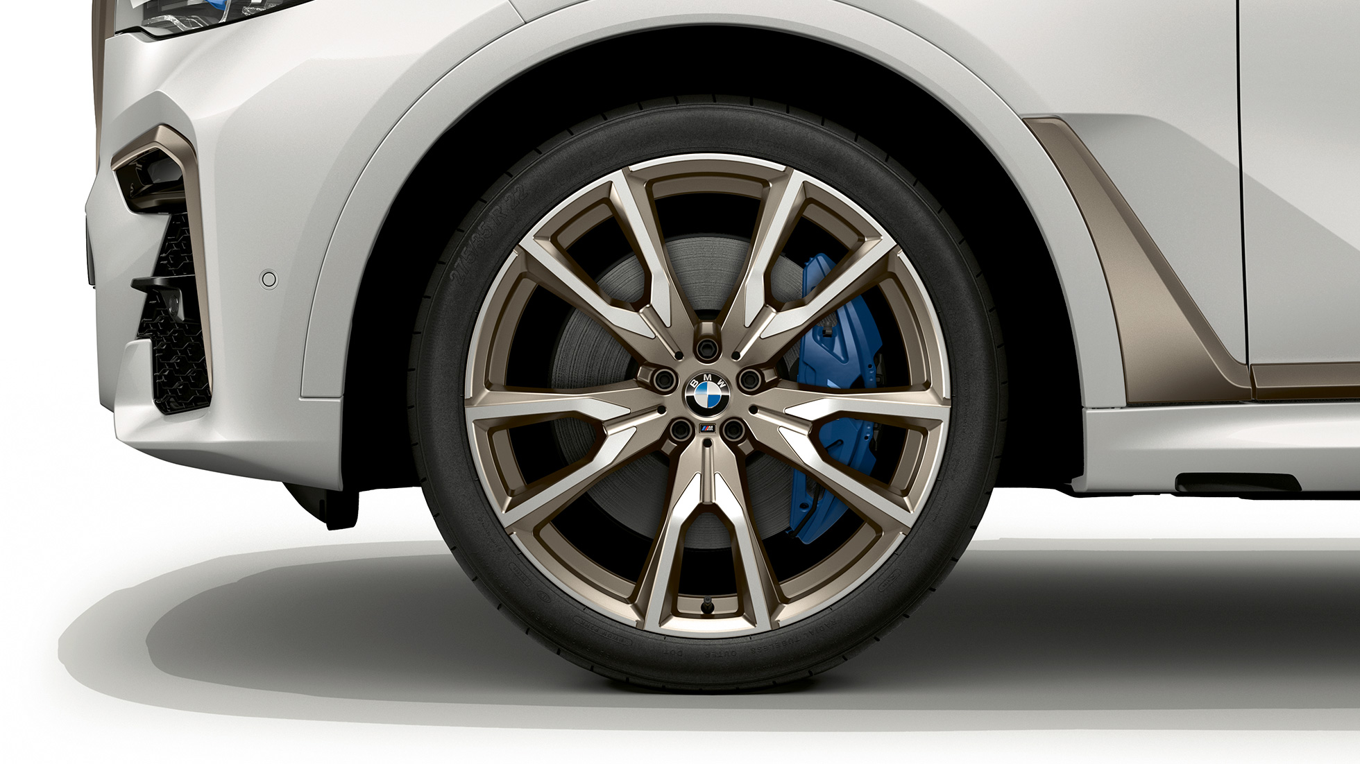 BMW X7, BMW X7 M50d, letmetalfælg Nærbillede af letmetalfælg på BMW X7 med BMW X7 M50d-udstyrspakke
