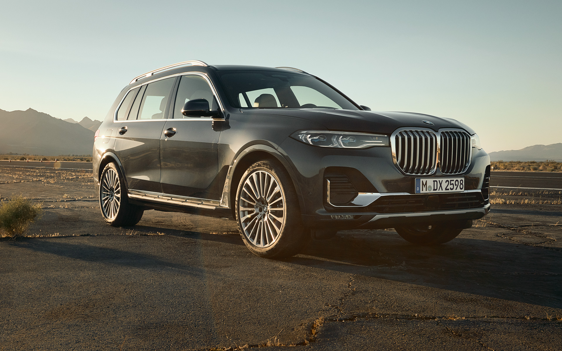 BMW X7 med Executive Drive Pro G07 2019 set bagfra let drejet BMW X7 med Executive Drive Pro G07 2019 set bagfra let drejet