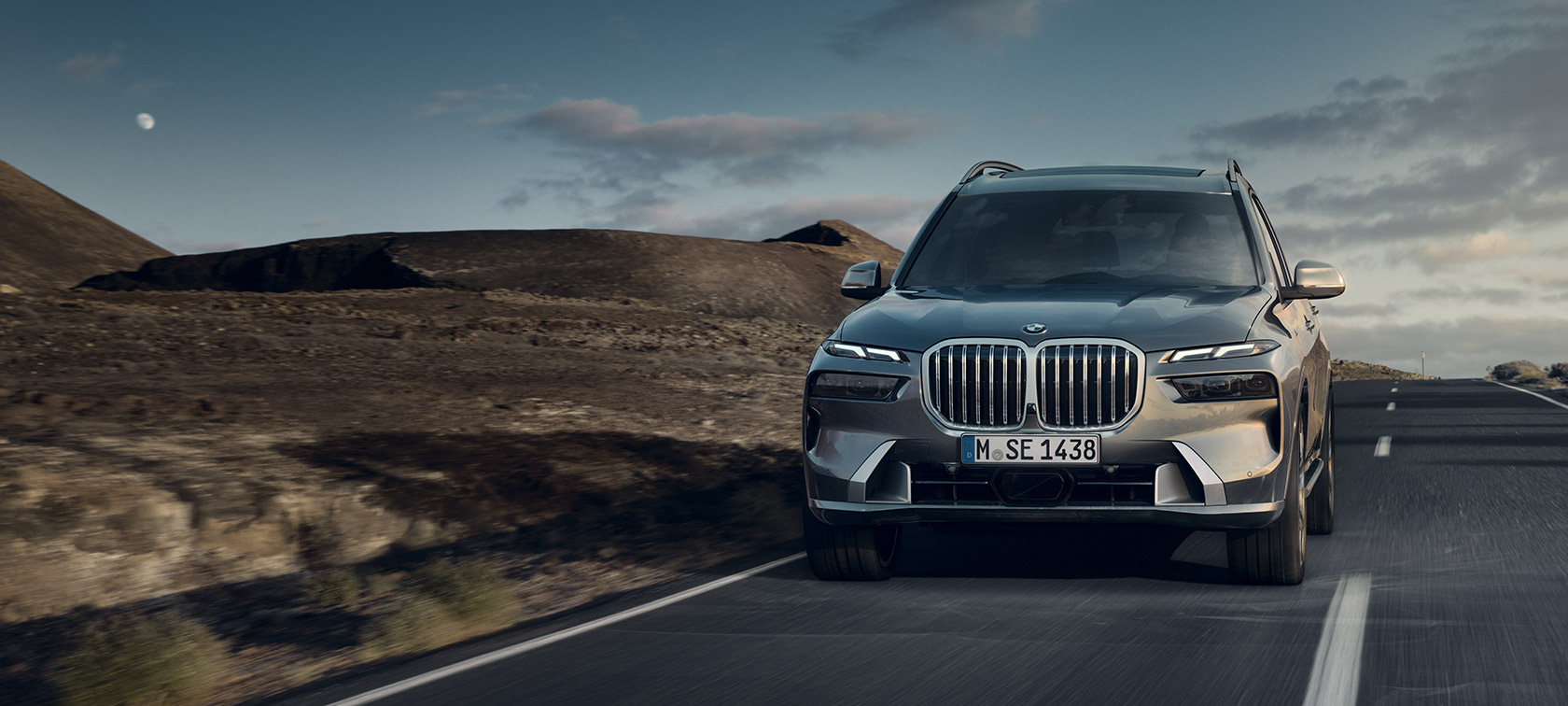 BMW X7 G07 LCI 7/8-frontvisning kørende Sparkling Copper Grey metallic Design Pure Excellence