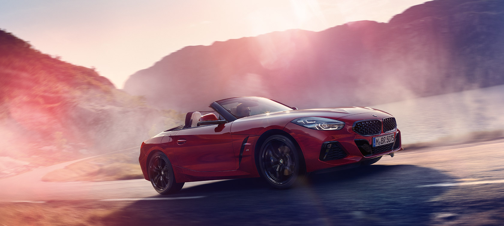 BMW Z4 Roadster på vej mod bjerg