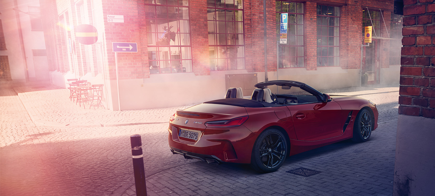 BMW Z4 M40i Roadster G29 set bagfra let drejet med åben kaleche