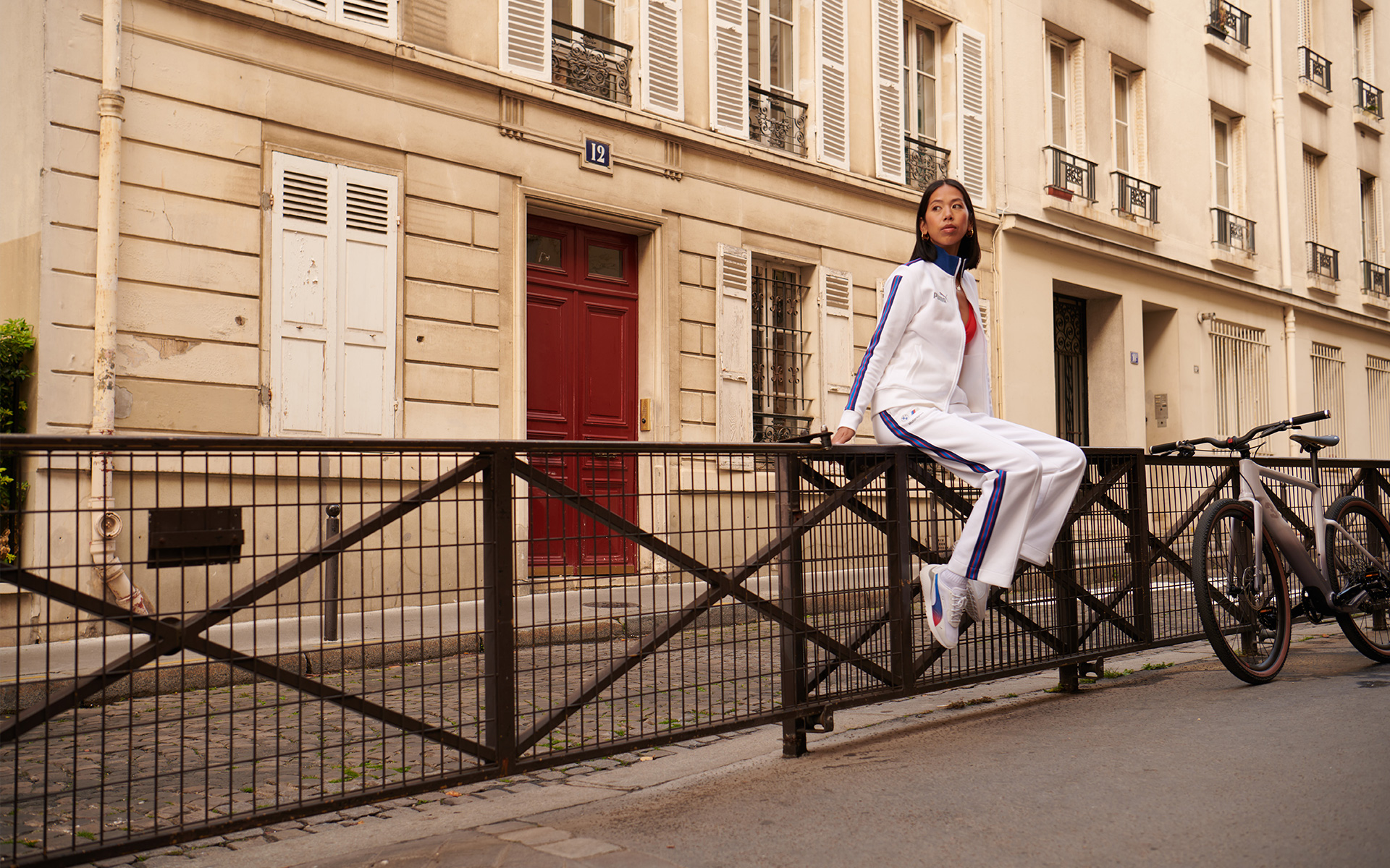 BMW Lifestyle Lookbook BMW E-Bike og BMW M Motorsport Outfit