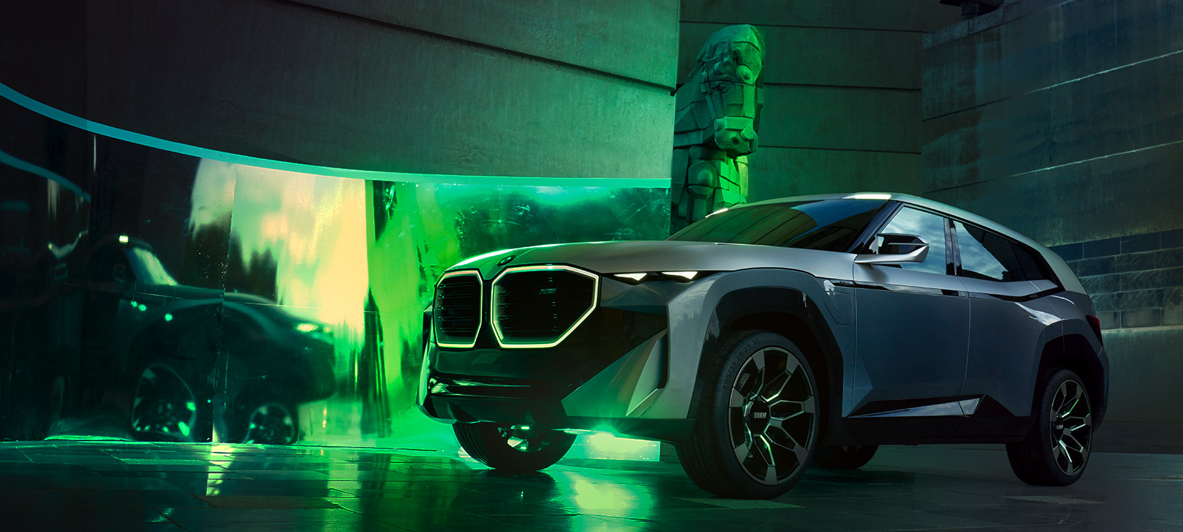 BMW Concept XM (G09) set forfra let drejet stående BMW Concept XM (G09) set forfra let drejet stående