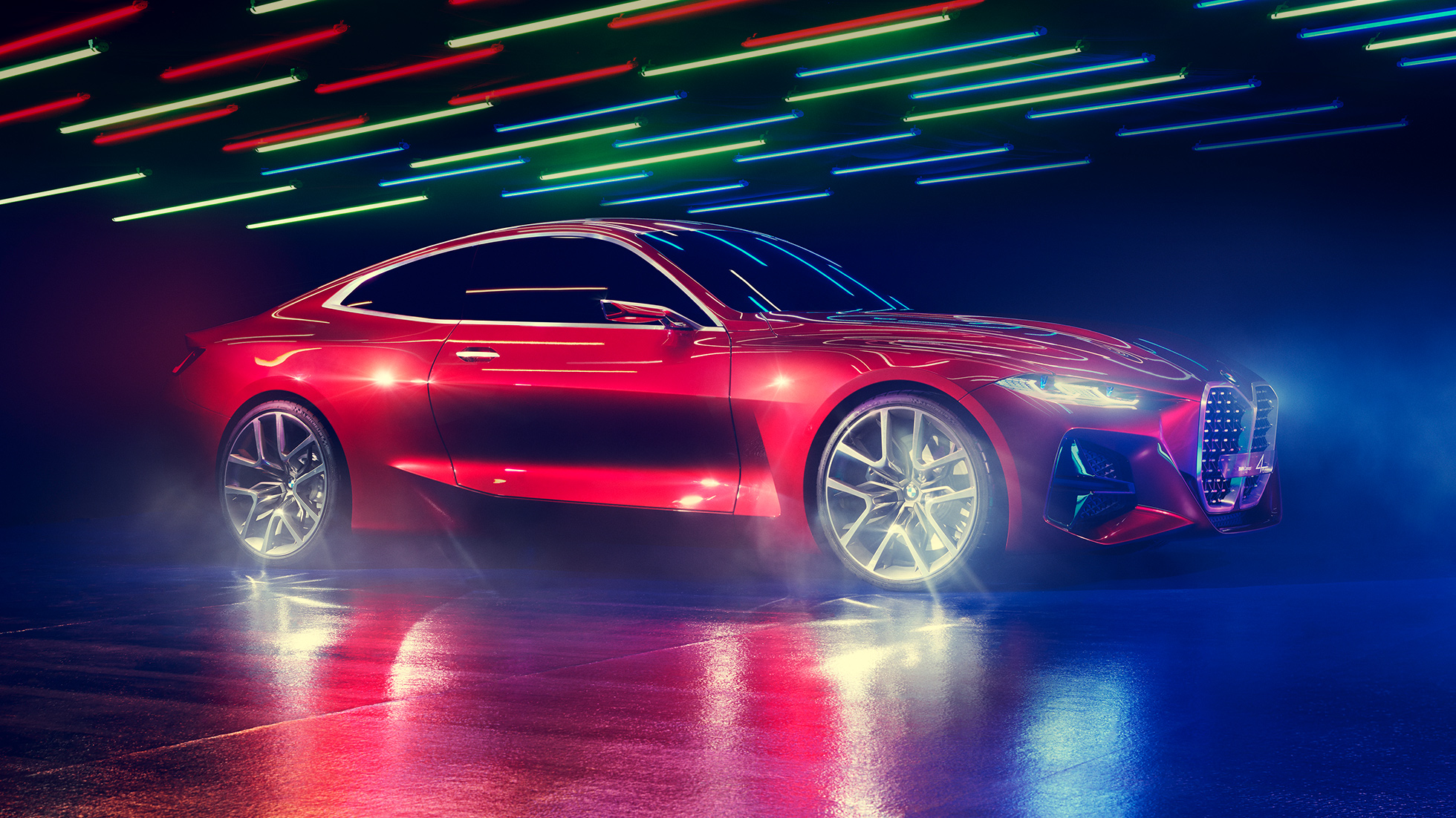 Udtryksfuldt formsprog BMW Concept 4 Udtryksfuldt formsprog BMW Concept 4 Forbidden Red eksteriørdesign set fra siden