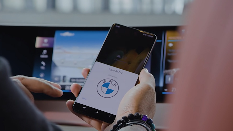 Funktioner og fordele ved Android Auto™ forklaret i en video Funktioner og fordele ved Android Auto™ forklaret i en video