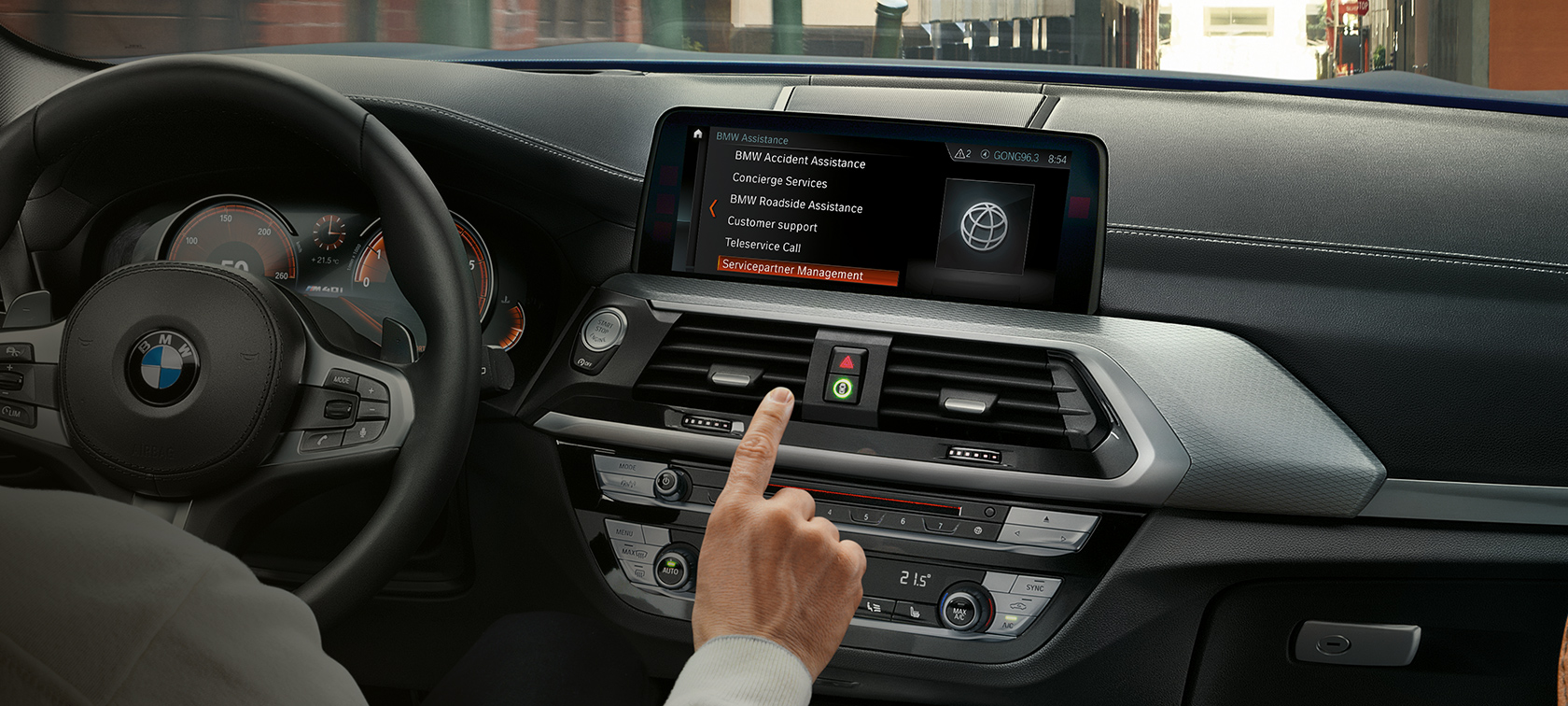 Billede af kabinen i en BMW med Control Display Billede af kabinen i en BMW med opkald på Control Display