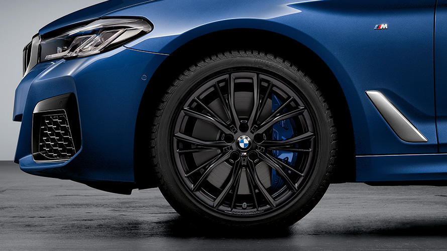 19" M Performance med dobbelteger 786 M 19" M Performance smedefælge med dobbelteger 786 M i mat Jet Black, vinter-komplethjul foran