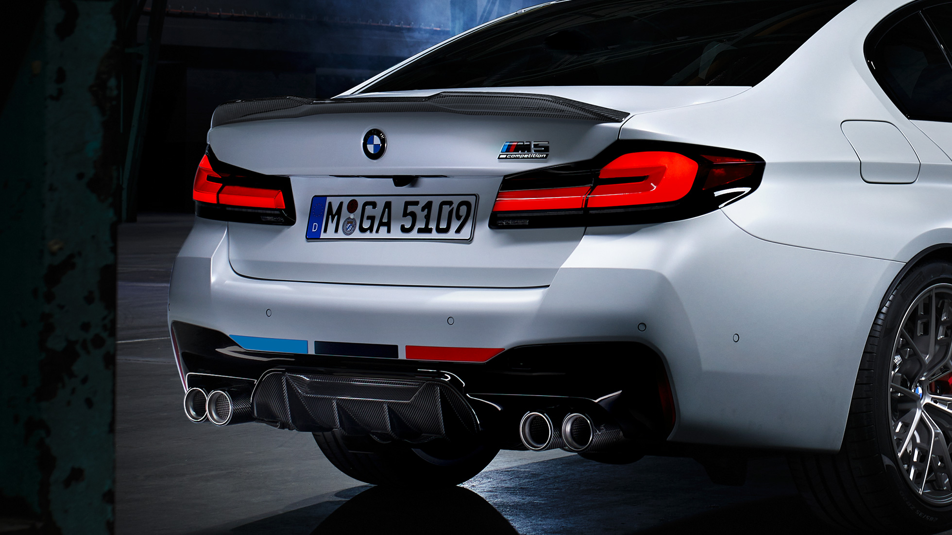 BMW M5 set bagfra let drejet BMW M Performance Parts BMW M5 set bagfra let drejet