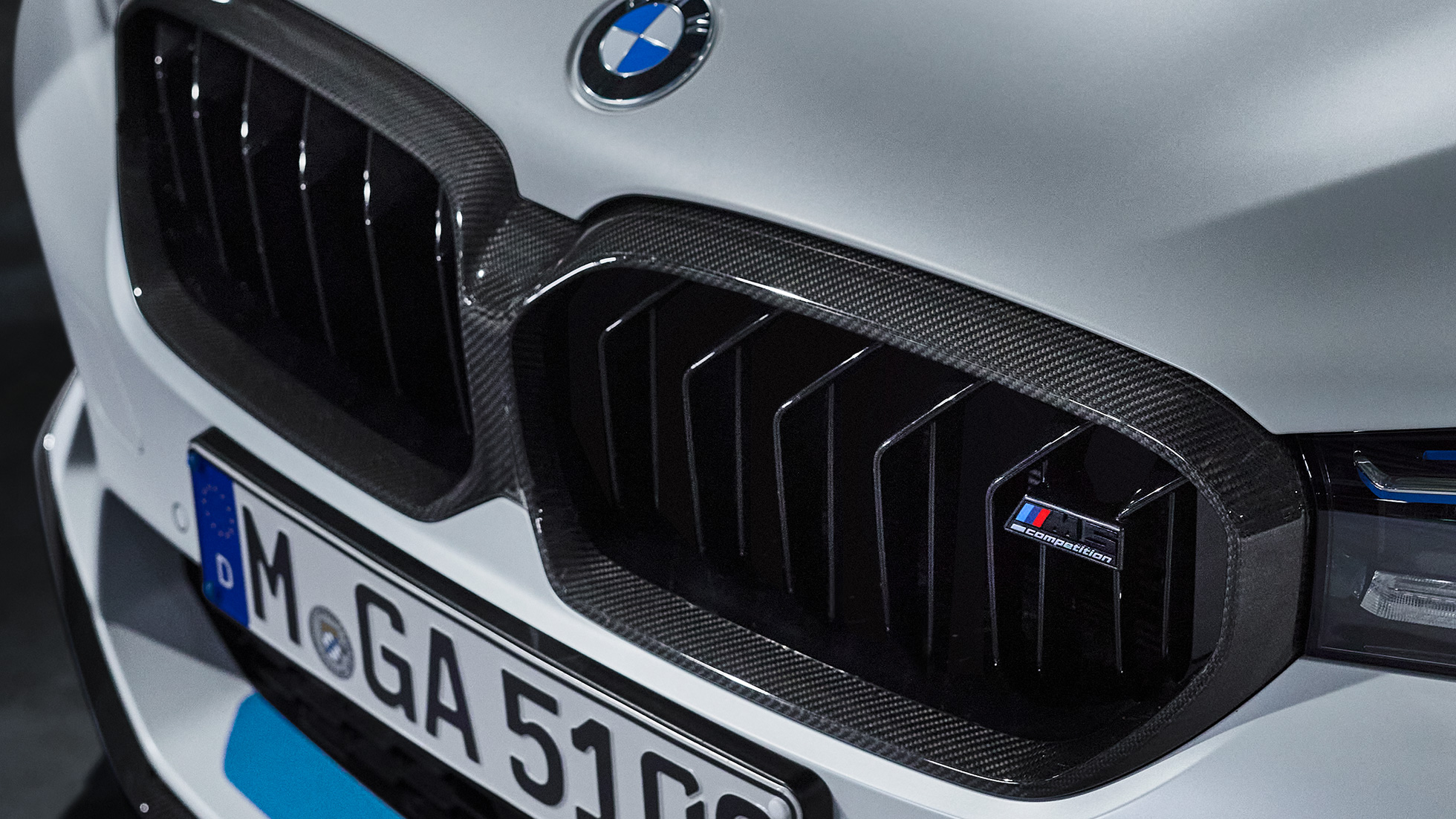 M Performance frontgitter i kulfiber nærbillede BMW M Performance Parts M Performance frontgitter i kulfiber nærbillede
