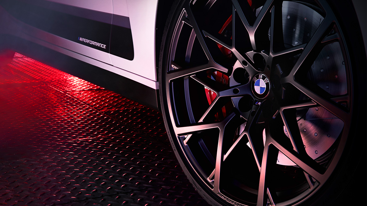 20'' M Performance smedefælg med Y-eger 795 M Jet Black mat BMW 4-serie Coupé G22 20'' M Performance smedefælg med Y-eger 795 M Jet Black mat BMW 4-serie Coupé G22 nærbillede