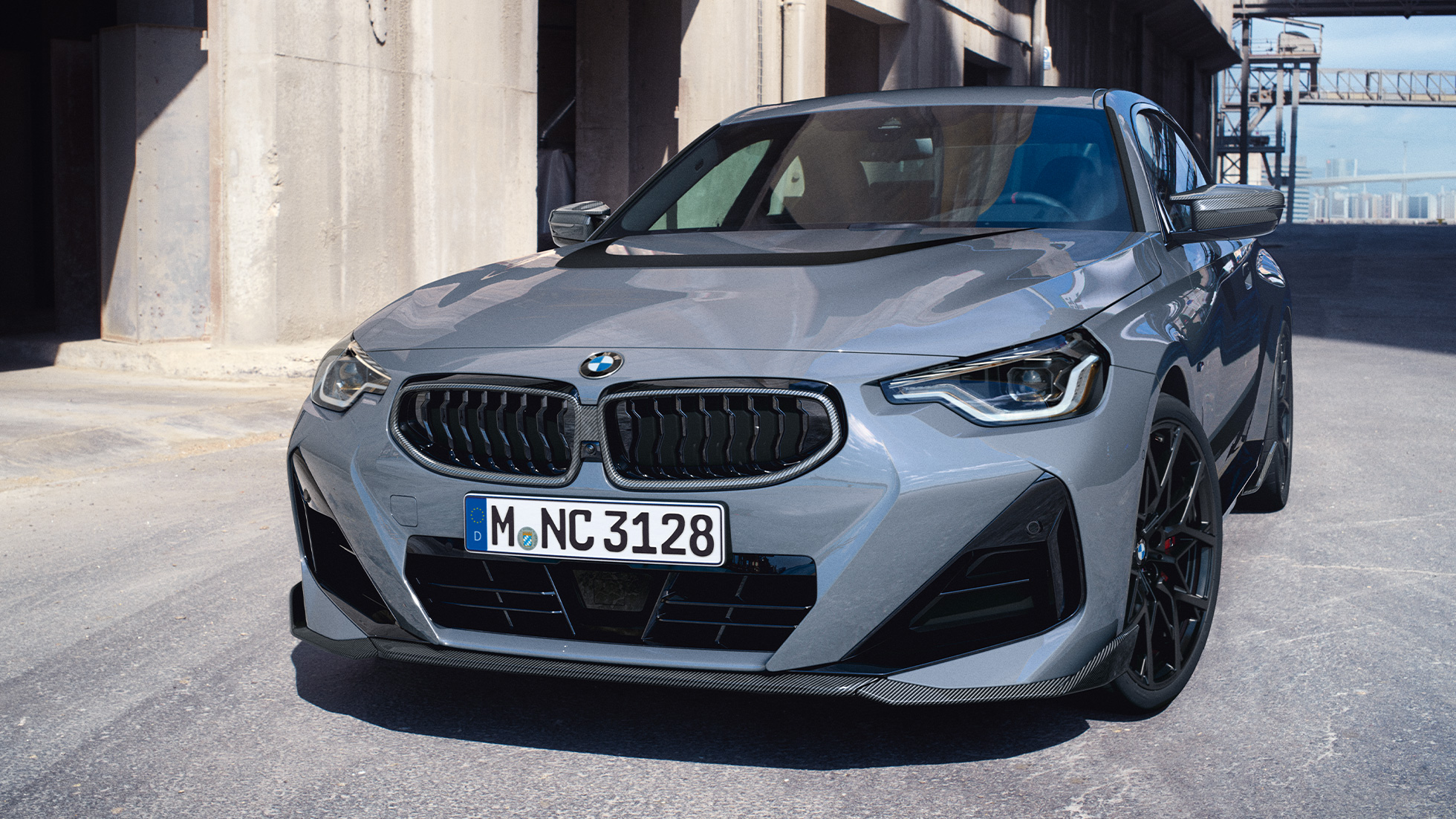 BMW 2-serie Coupé G42 set forfra let drejet nærbillede BMW M Performance Parts BMW 2-serie Coupé G42 set forfra let drejet nærbillede