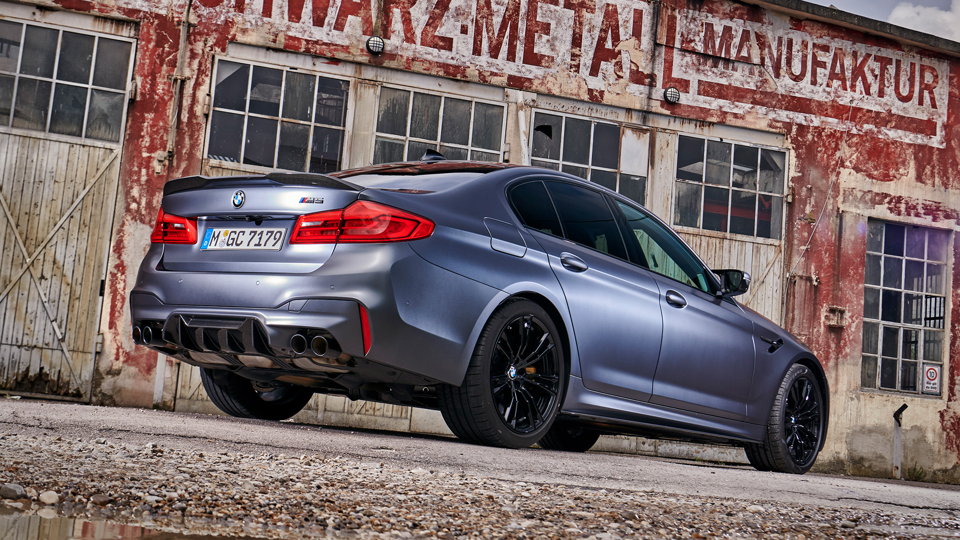 BMW M Performance Pro-hækspoiler i kulfiber. BMW M Performance design Pro-hækspoiler i kulfiber