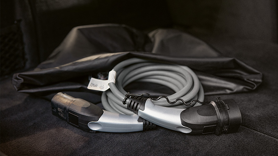 BMW ladekabel på 5 m til offentlige ladestationer BMW ladeprodukter BMW ladekabel på 5 m til offentlige ladestationer