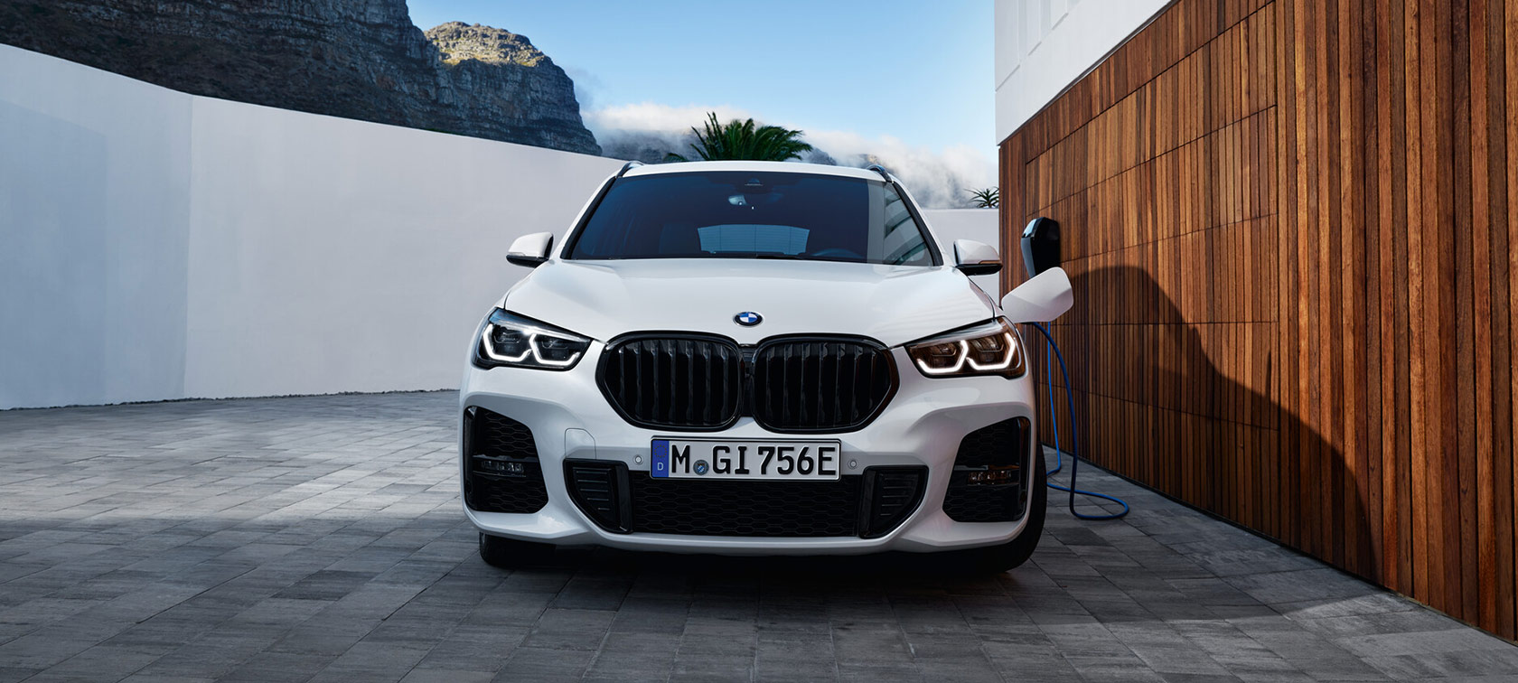 BMW X1 xDrive25e. BMW X1 xDrive25e.