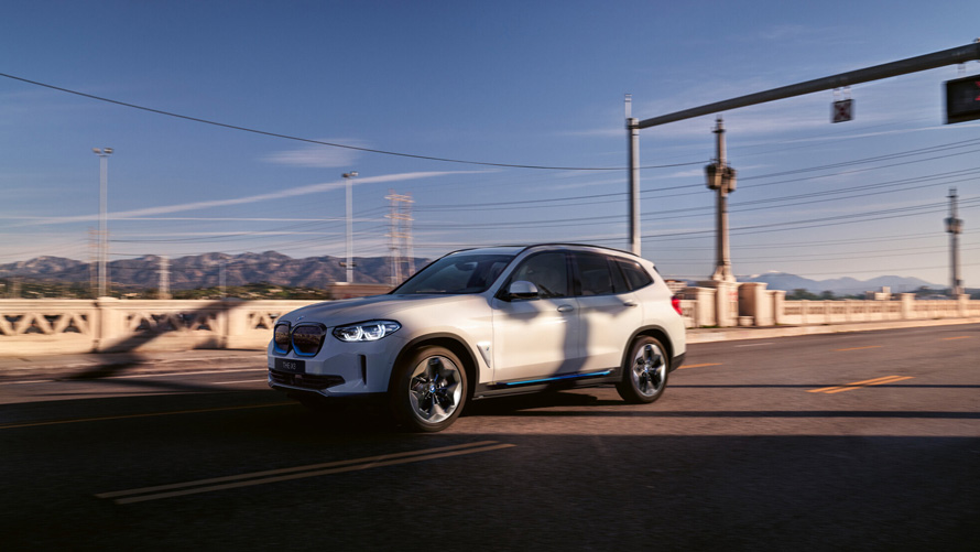 BMW iX3 - 30% mindre koldioxidutsläpp BMW iX3 - 30% mindre koldioxidutsläpp