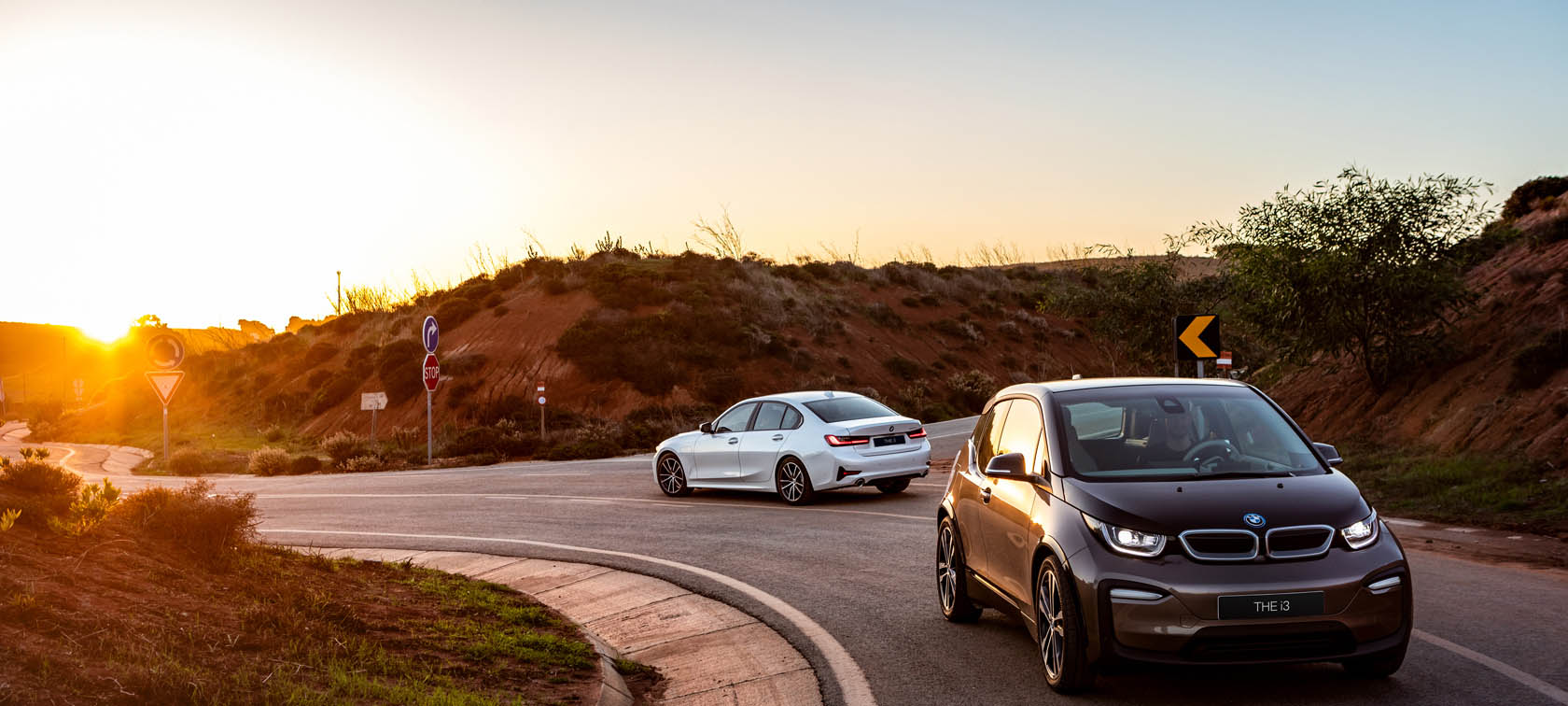 Sådan ser du ligheder og forskelle mellem elbil og plug-in-hybrid. Sådan ser du ligheder og forskelle mellem elbil og plug-in-hybrid.