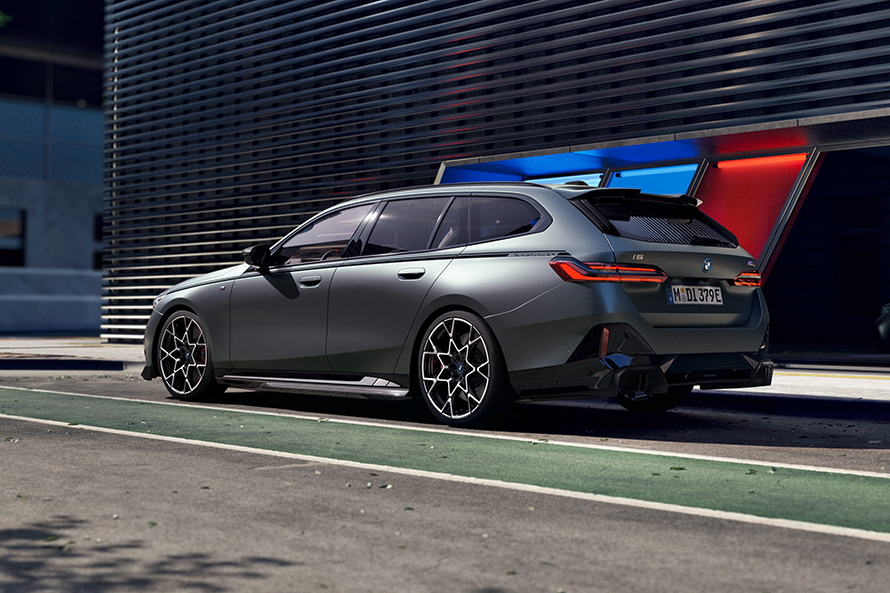 BMW i5 M Performance Parts