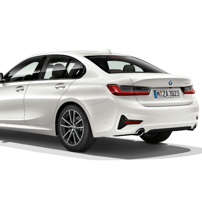 BMW 3-serie Sedan, Model Sport Line-bagende. BMW 3-serie Sedan set bagfra let drejet, med Model Sport Line-udstyr.