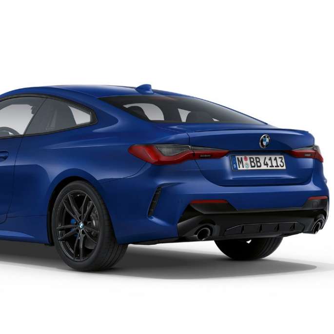 BMW 4-serie Coupé G22 2020 M sportspakke sportspakke Arctic Race Blue metallic set bagfra let drejet