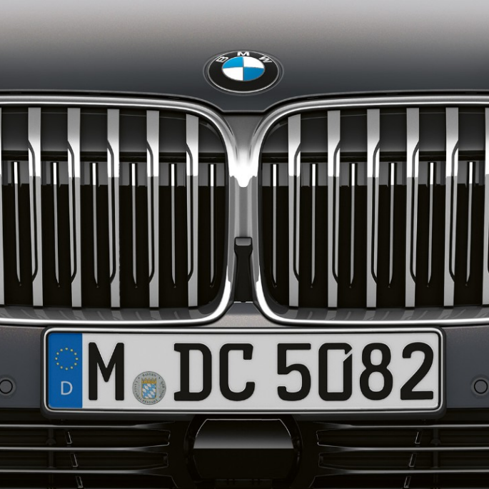 BMW 7-serie Sedan med eksteriør i Pure Excellence-design, gearstang BMW 7-serie Sedan med eksteriør i Pure Excellence-design: Nærbillede af BMW nyre