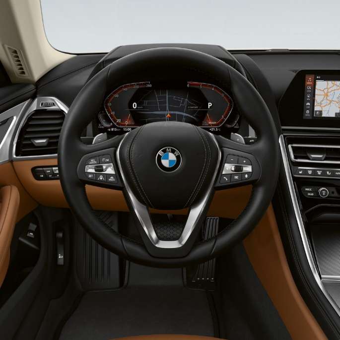 BMW 8-serie Coupé, cockpit, interiørlister i aluminium med neteffekt mørk.