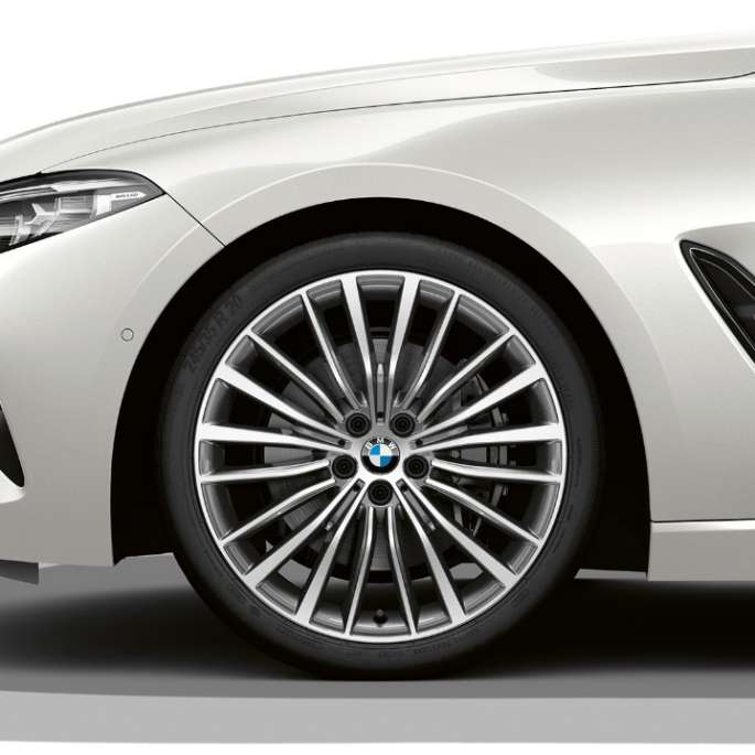 BMW 8-serie Coupé, 19"-letmetalfælge med multieger 731 Bicolor.
