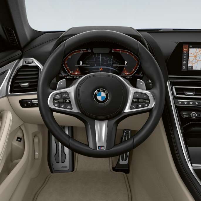 BMW 8-serie Coupé, cockpit, M læderrat inkl. multifunktion.