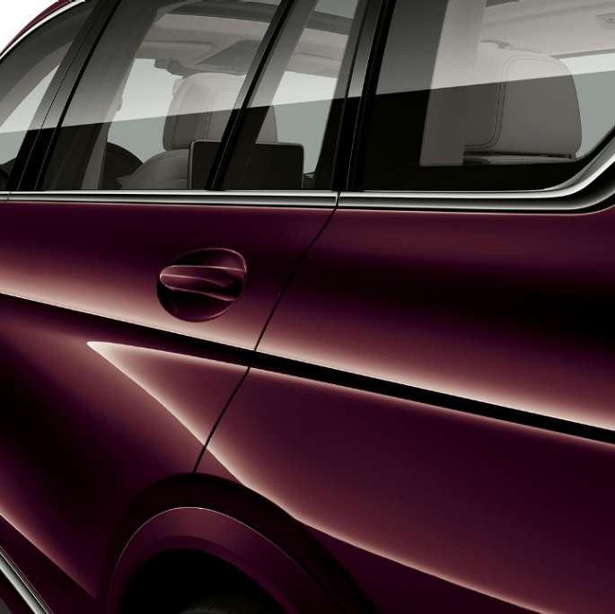 BMW X7, BMW Individual X7 xDrive40i set fra siden Billede af BMW X7 set fra siden med udstyrspakken BMW Individual X7 xDrive40i