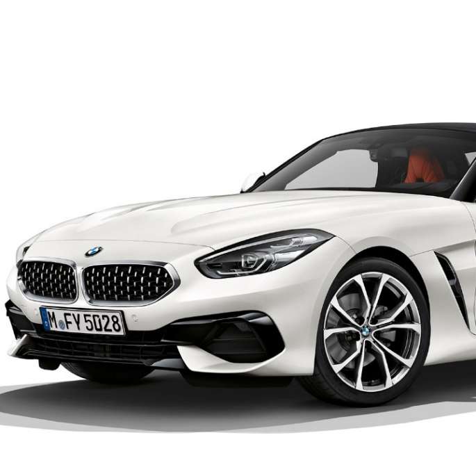 BMW Z4 Roadster Model Sport Line, set forfra let drejet BMW Z4 Roadster Model Sport Line, set forfra let drejet