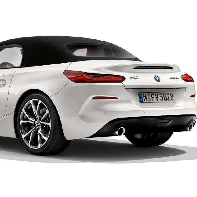 BMW Z4 Roadster Model Sport Line BMW Z4 Roadster Model Sport Line, set forfra let drejet